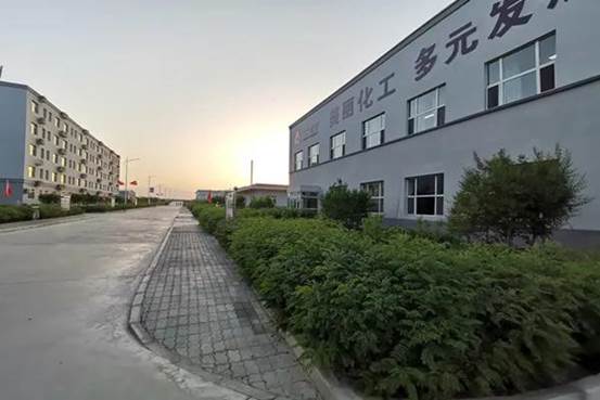 天雨煤化公司厂区生活区域一景（热皮开提 摄）